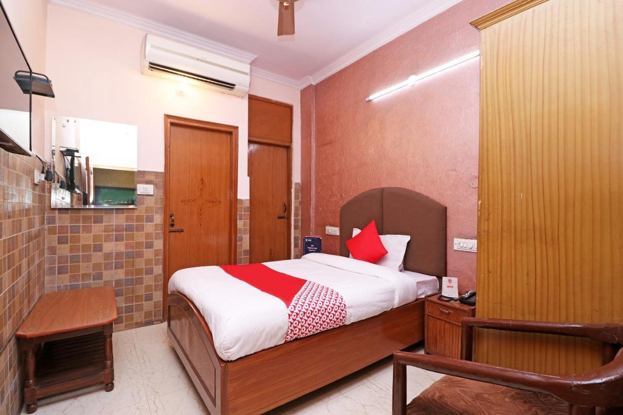 Oyo 29304 Hotel Pooja Yamuna Nagar ภายนอก รูปภาพ