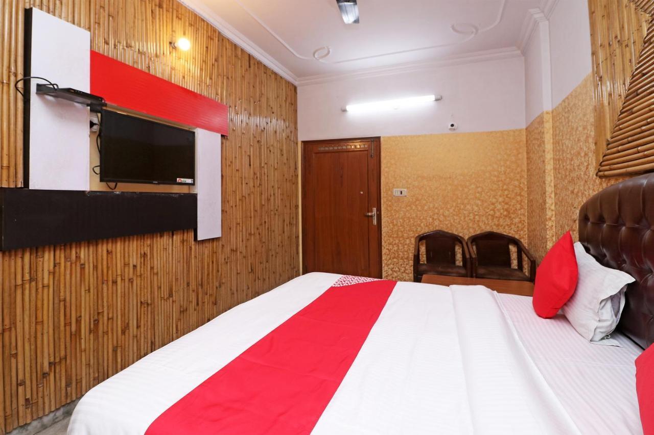 Oyo 29304 Hotel Pooja Yamuna Nagar ภายนอก รูปภาพ